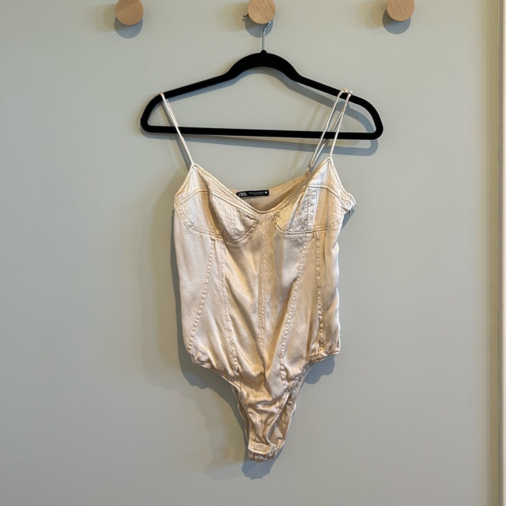 Satiny Zara bodysuit size medium
